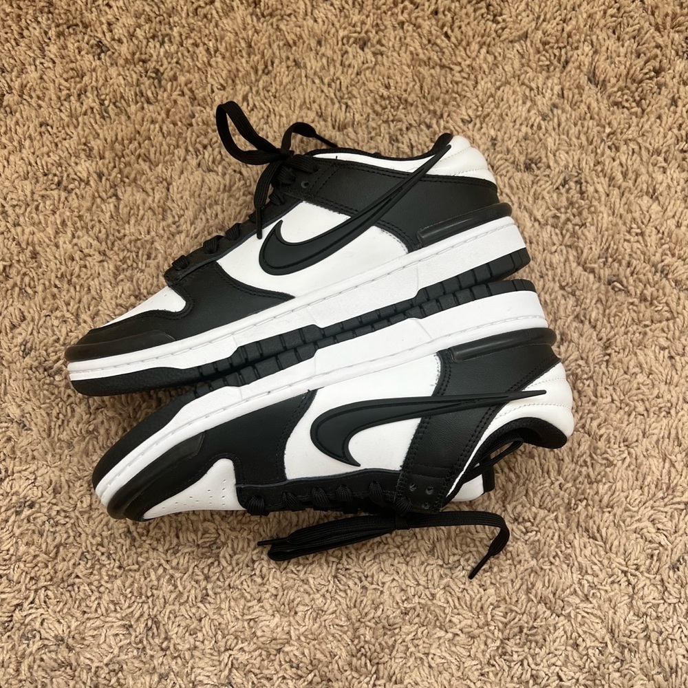 Women’s Nike dunk twist
